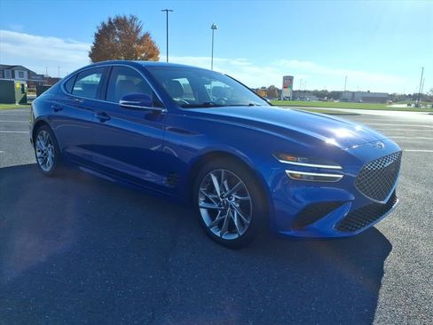 Used 2022 Genesis G70 2.0T image 3