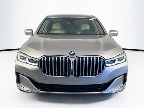 Used 2022 BMW 740i w/ Interior Design Package image 2