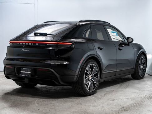 New 2026 Porsche Macan 4 Electric image 7