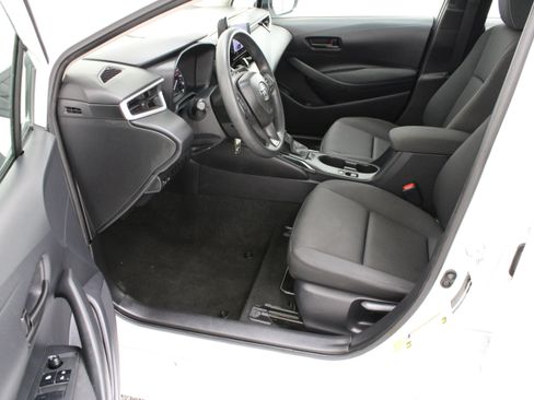 Certified 2025 Toyota Corolla LE FWD image 14