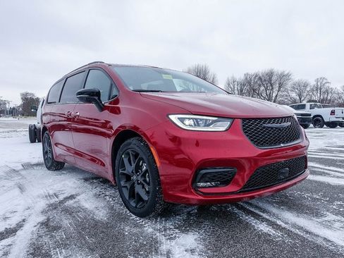 New 2026 Chrysler Pacifica Select image 15