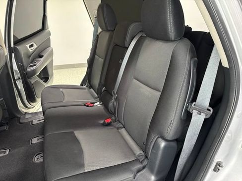 Used 2020 Nissan Pathfinder S FWD image 24