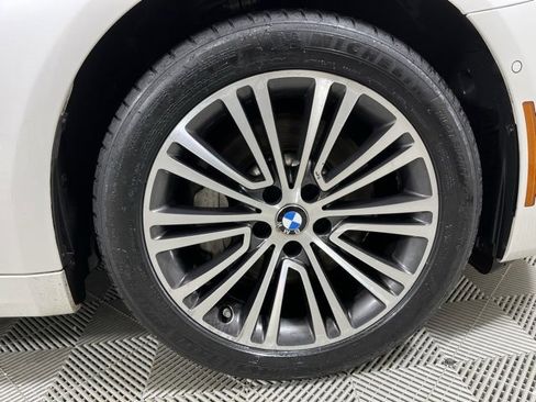 Used 2019 BMW 530i xDrive w/ Premium Package image 26