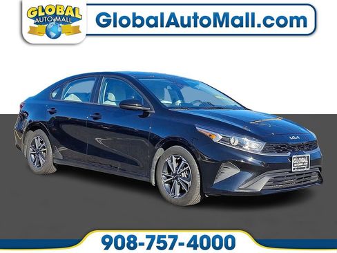 Used 2023 Kia Forte LXS image 1