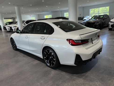 New 2026 BMW 330i Sedan w/ M Sport Package RWD image 5