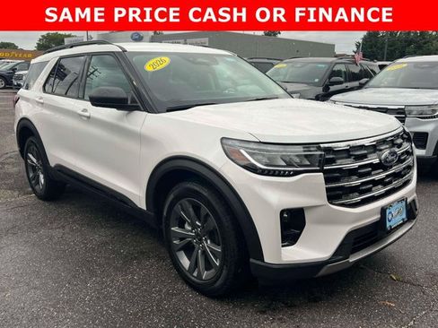 Used 2026 Ford Explorer Active w/ Active Comfort Package AWD/4WD image 1
