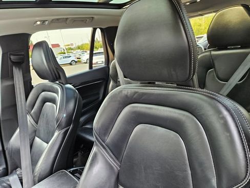 Used 2018 Volvo XC90 T6 Momentum w/ Convenience Package AWD/4WD image 18