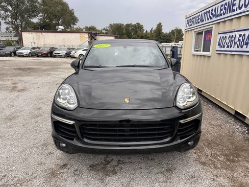 Used 2017 Porsche Cayenne Platinum Edition image 2