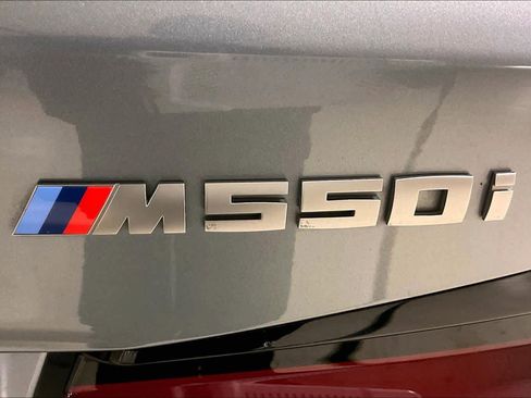 Used 2023 BMW M550i xDrive w/ Dynamic Handling Package image 9