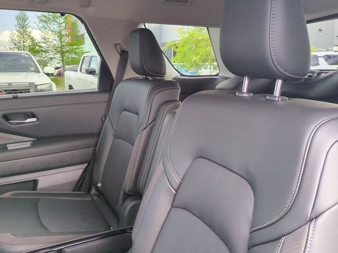 New 2026 Nissan Pathfinder SL w/ SL Premium Package FWD image 29