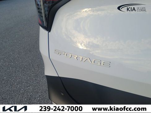 New 2026 Kia Sportage EX w/ EX Panorama Roof Package FWD image 11