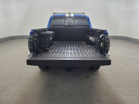 Used 2016 Toyota Tacoma SR5 w/ SR5 Appearance Package (SN) image 29