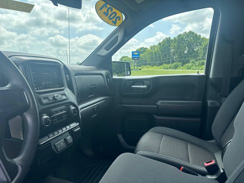 Used 2021 Chevrolet Silverado 1500 Custom AWD/4WD image 24