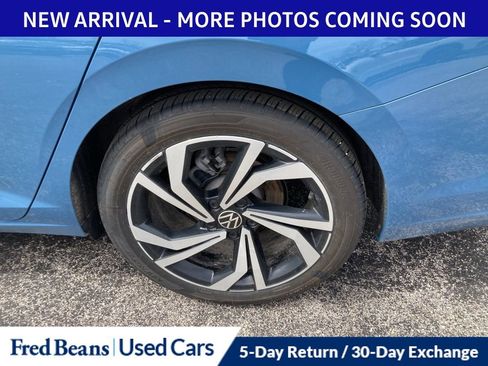 Certified 2025 Volkswagen Jetta SEL image 7