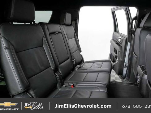 Certified 2024 Chevrolet Suburban LT RWD image 22