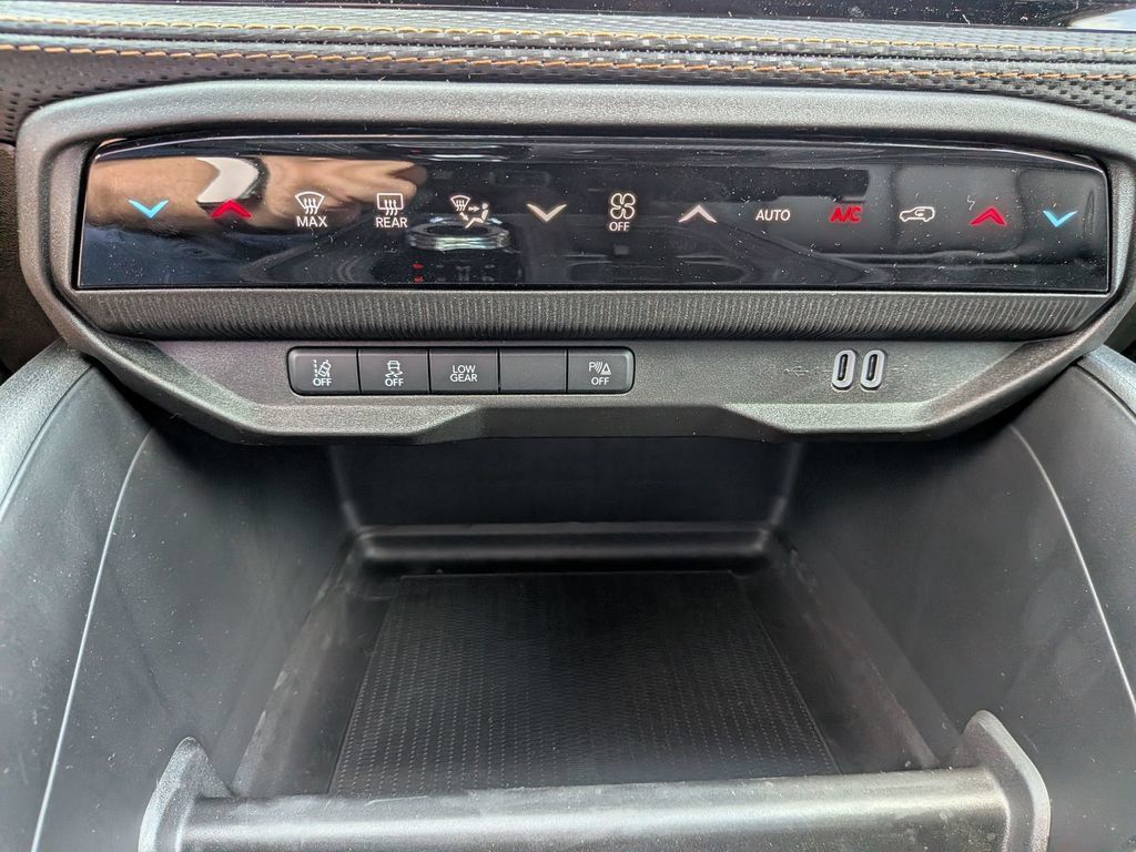 New 2026 Jeep Cherokee Limited AWD/4WD image 17