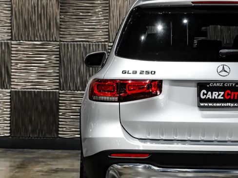 Used 2020 Mercedes-Benz GLB 250 image 42