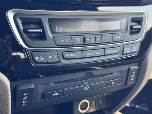 Used 2016 Honda Pilot Touring image 15