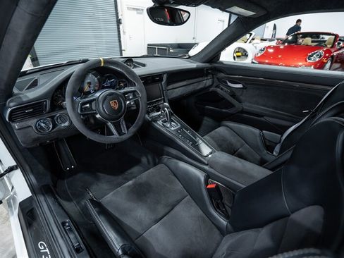 Used 2016 Porsche 911 GT3 RS RWD image 18