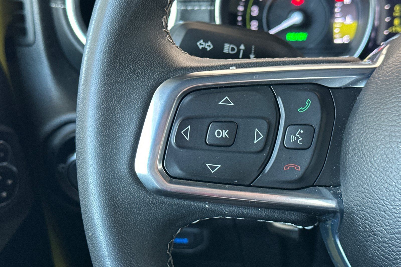 Used 2023 Jeep Wrangler Unlimited Sahara AWD/4WD image 31
