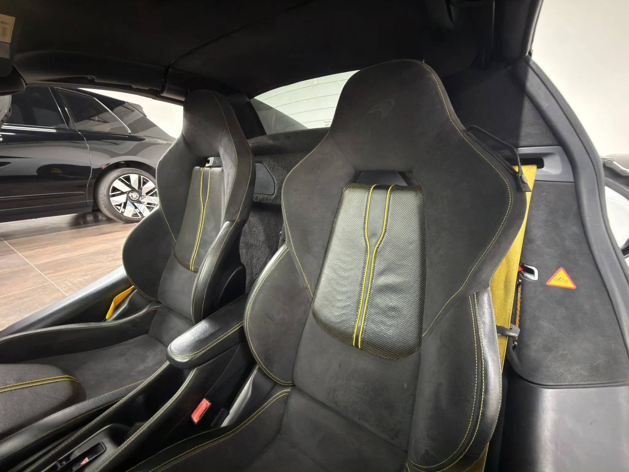 Used 2019 McLaren 570S Spider RWD image 26