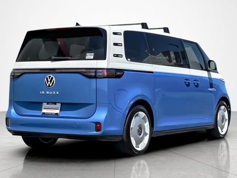 Used 2025 Volkswagen ID. Buzz 1st Edition RWD image 5