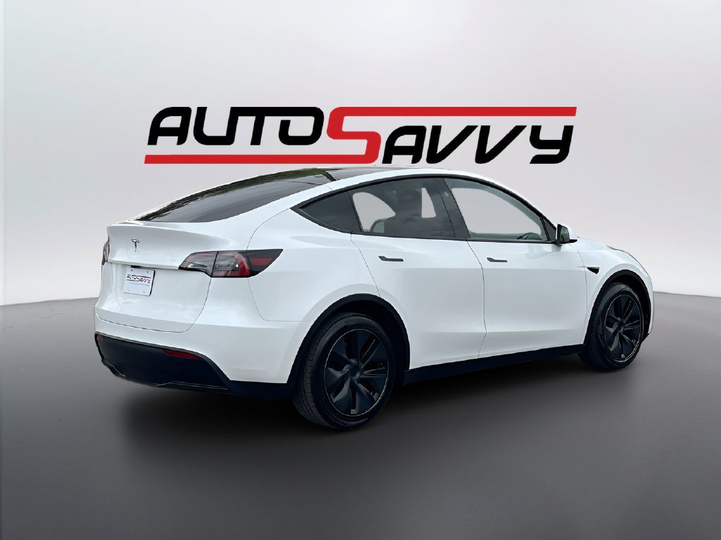 Used 2024 Tesla Model Y Long Range RWD image 7