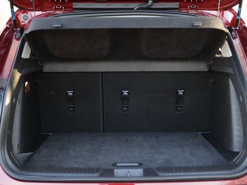 Used 2025 Chevrolet Trax LT w/ LT Convenience Package image 24