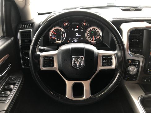 Used 2017 RAM 1500 Laramie w/ Convenience Group AWD/4WD image 16