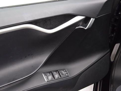 Used 2017 Tesla Model S Performance image 19