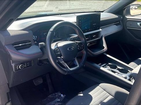 Used 2025 Ford Explorer ST-Line w/ ST-Line Street Pack AWD/4WD image 11