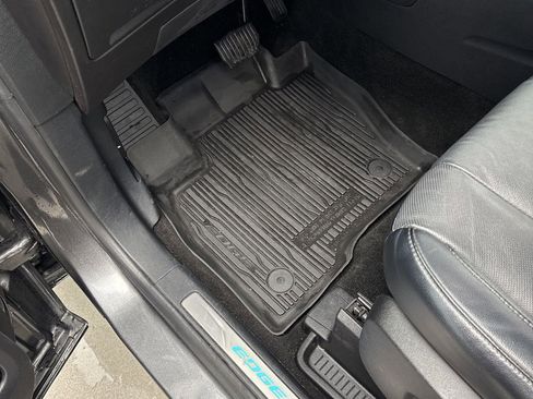 Certified 2019 Ford Edge Titanium w/ Equipment Group 301A image 14