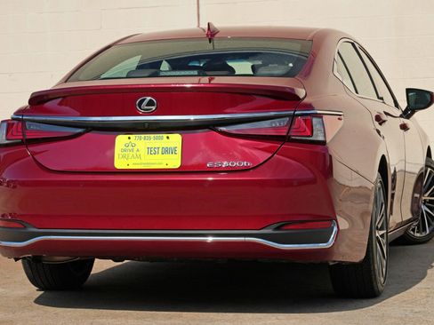 Used 2025 Lexus ES 300h w/ Premium Package FWD image 5