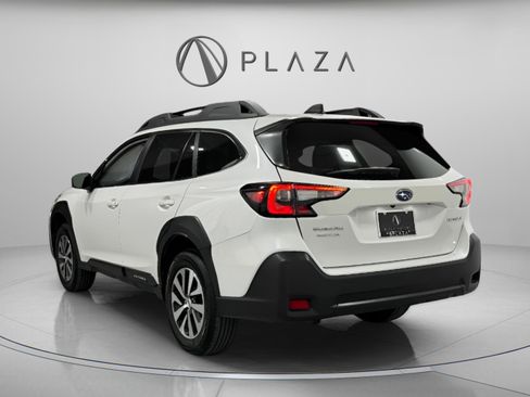 Used 2024 Subaru Outback Premium image 3