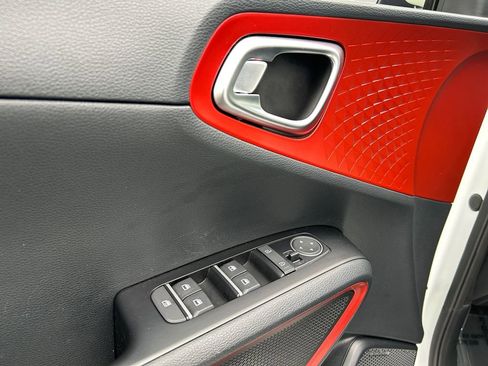Used 2023 Kia Soul GT-Line w/ GT-Line Technology Package FWD image 21
