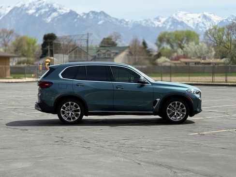 Used 2024 BMW X5 xDrive40i w/ Premium Package image 4