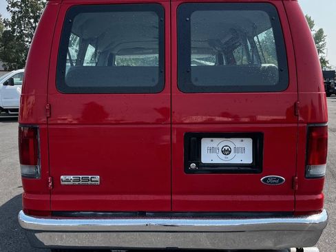 Used 2006 Ford E-350 and Econoline 350 Super Duty Wagon RWD image 6