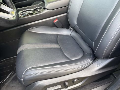 Used 2024 Honda Pilot Touring image 22