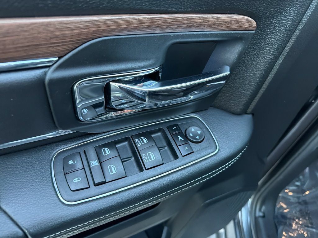 Used 2017 RAM 1500 Laramie w/ Convenience Group AWD/4WD image 21