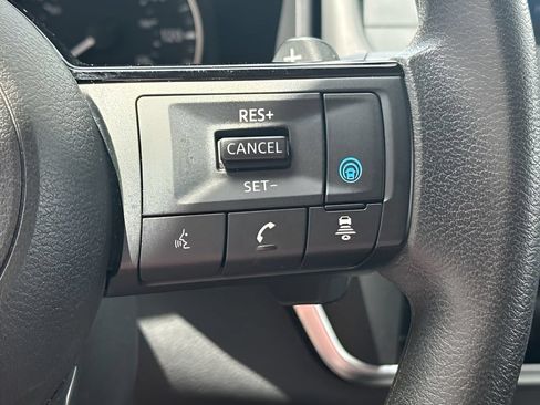 Used 2023 Nissan Rogue SV FWD image 28