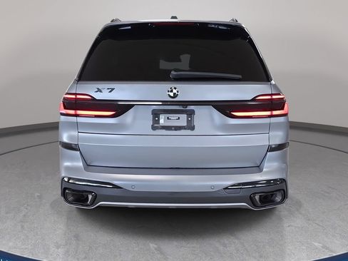 Used 2024 BMW X7 xDrive40i w/ Executive Package AWD/4WD image 8