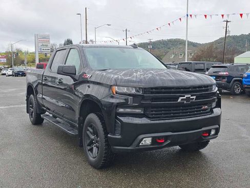 Used 2022 Chevrolet Silverado 1500 LT Trail Boss w/ Bed Protection Package image 7