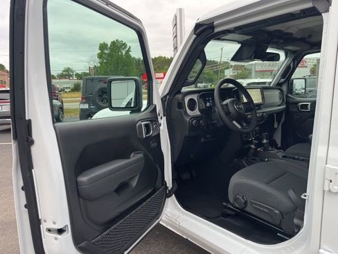 New 2026 Jeep Gladiator Sport AWD/4WD image 4