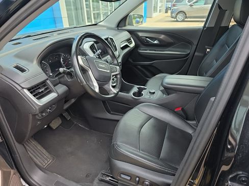 Used 2024 GMC Terrain SLT AWD/4WD image 12