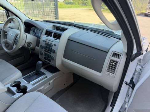 Used 2012 Ford Escape XLT AWD/4WD image 17