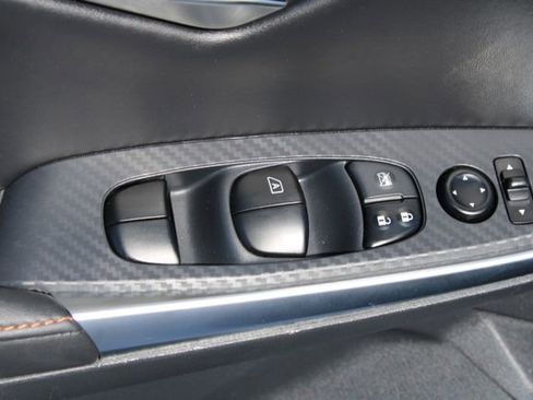 Used 2022 Nissan Sentra SR w/ Electronics Package FWD image 12