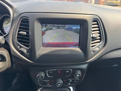 Used 2020 Jeep Compass Latitude FWD image 19