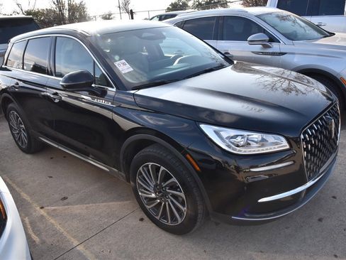 Used 2025 Lincoln Corsair Reserve w/ Towing Package image 4