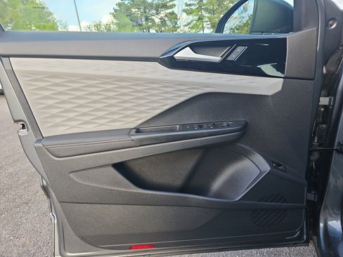 Used 2024 Volkswagen Taos S image 27