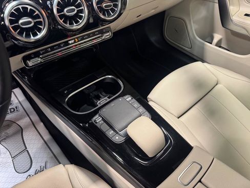 Used 2021 Mercedes-Benz CLA 250 4MATIC w/ Premium Package image 21